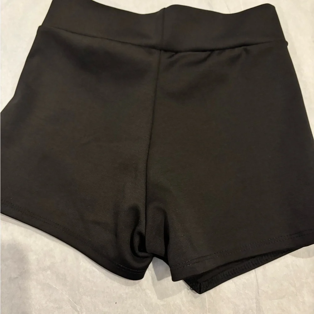 Cheryl Creations Black Asymmetrical Mini Envelope skort - size small (7-8)